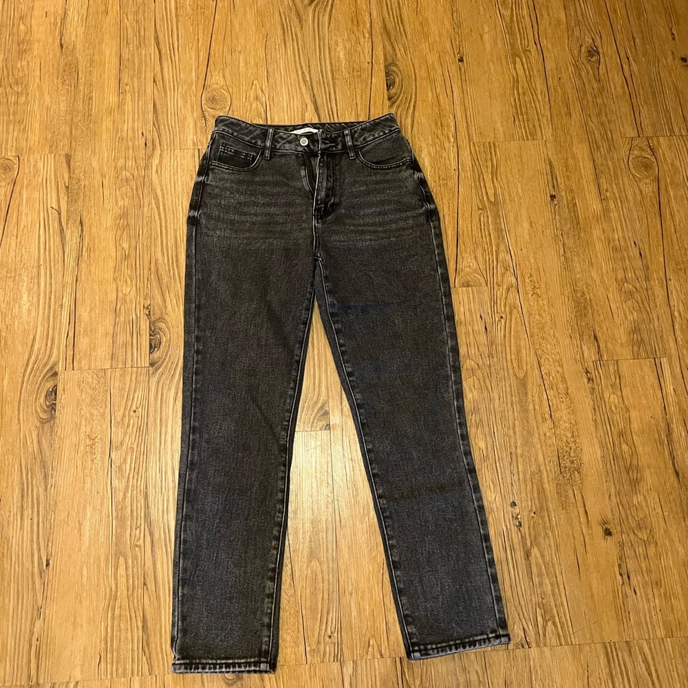 PacSun black high-waisted mom jeans #highwaistedjeans